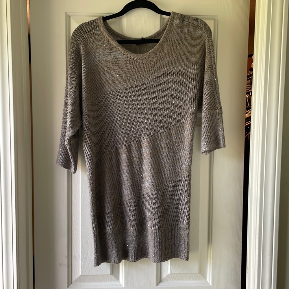 Apt. 9 size medium taupe sweat top.